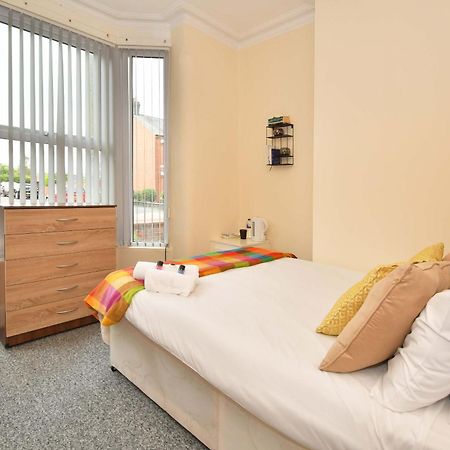 Townhouse @ 178 Ruskin Road Crewe Esterno foto