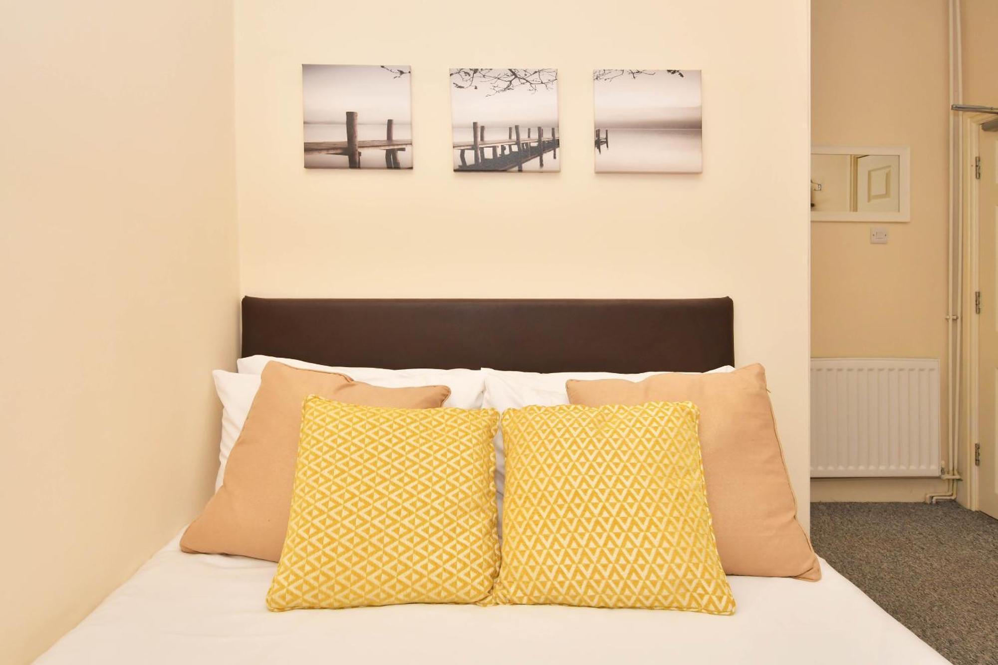 Townhouse @ 178 Ruskin Road Crewe Esterno foto