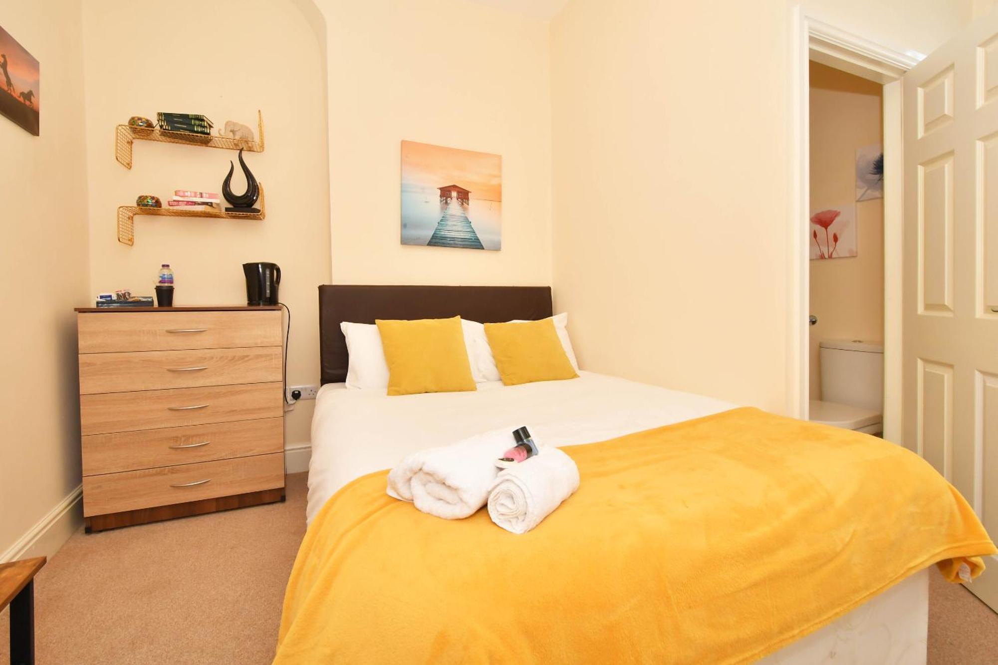 Townhouse @ 178 Ruskin Road Crewe Esterno foto