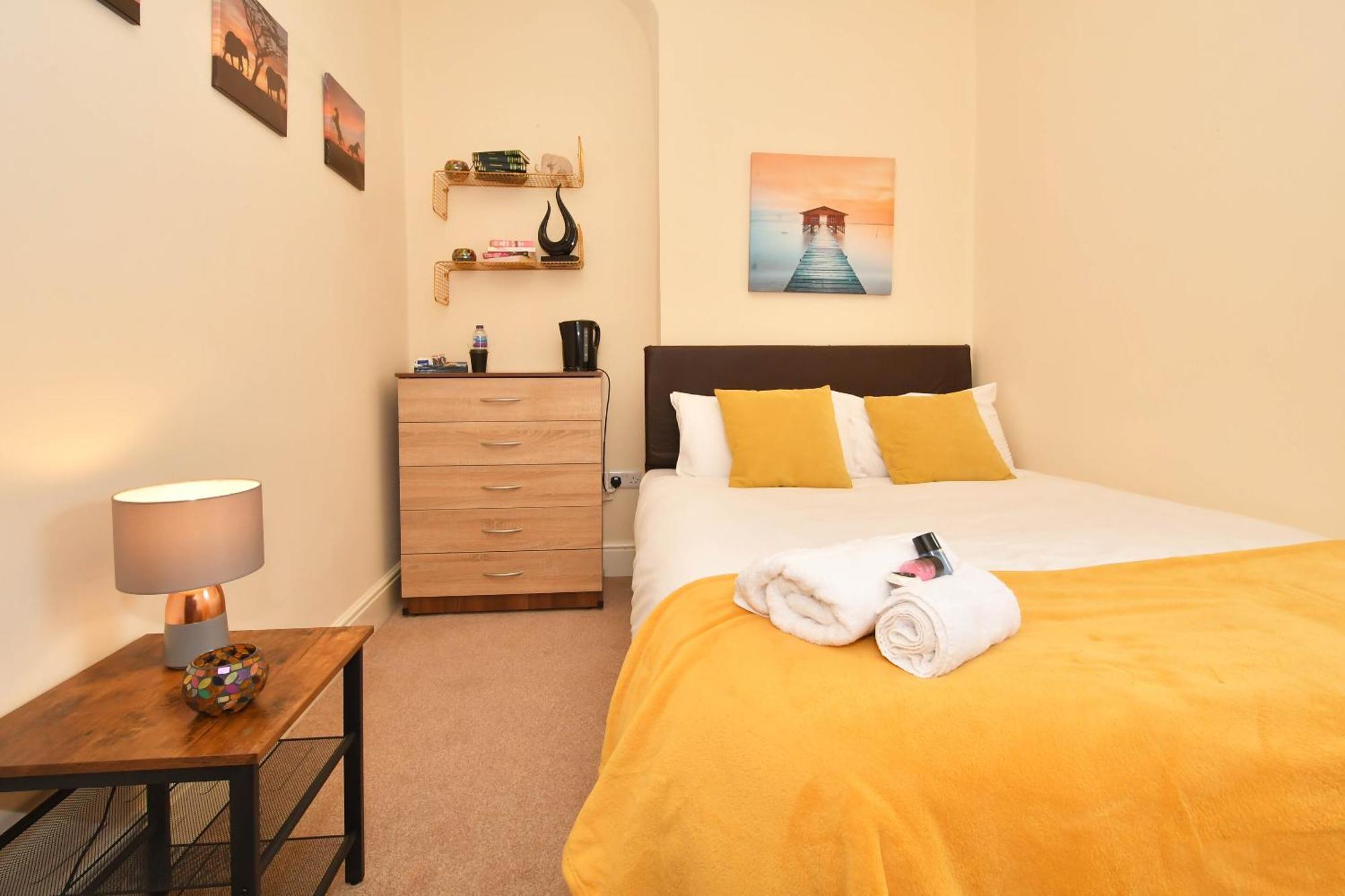 Townhouse @ 178 Ruskin Road Crewe Esterno foto