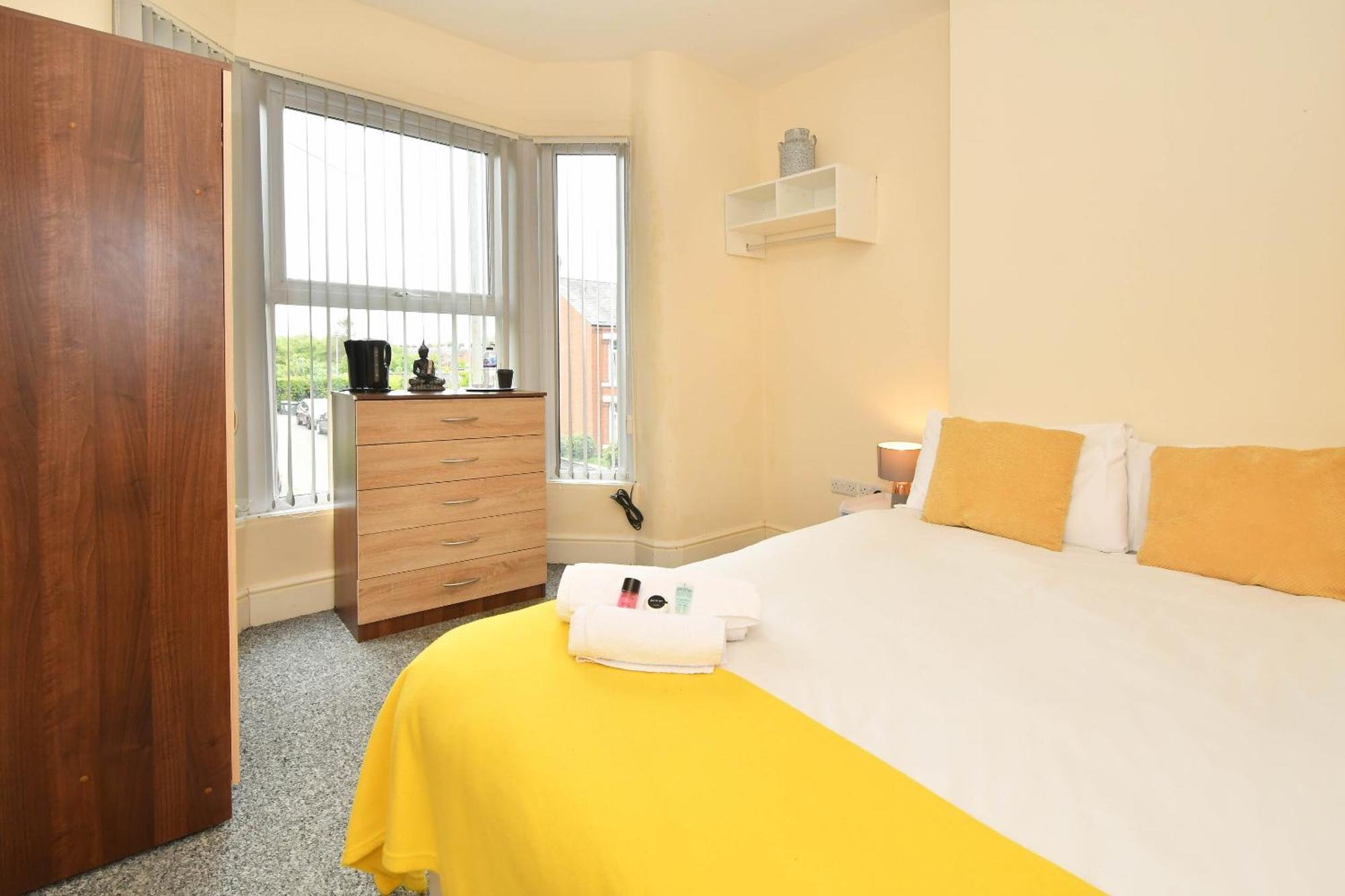 Townhouse @ 178 Ruskin Road Crewe Esterno foto