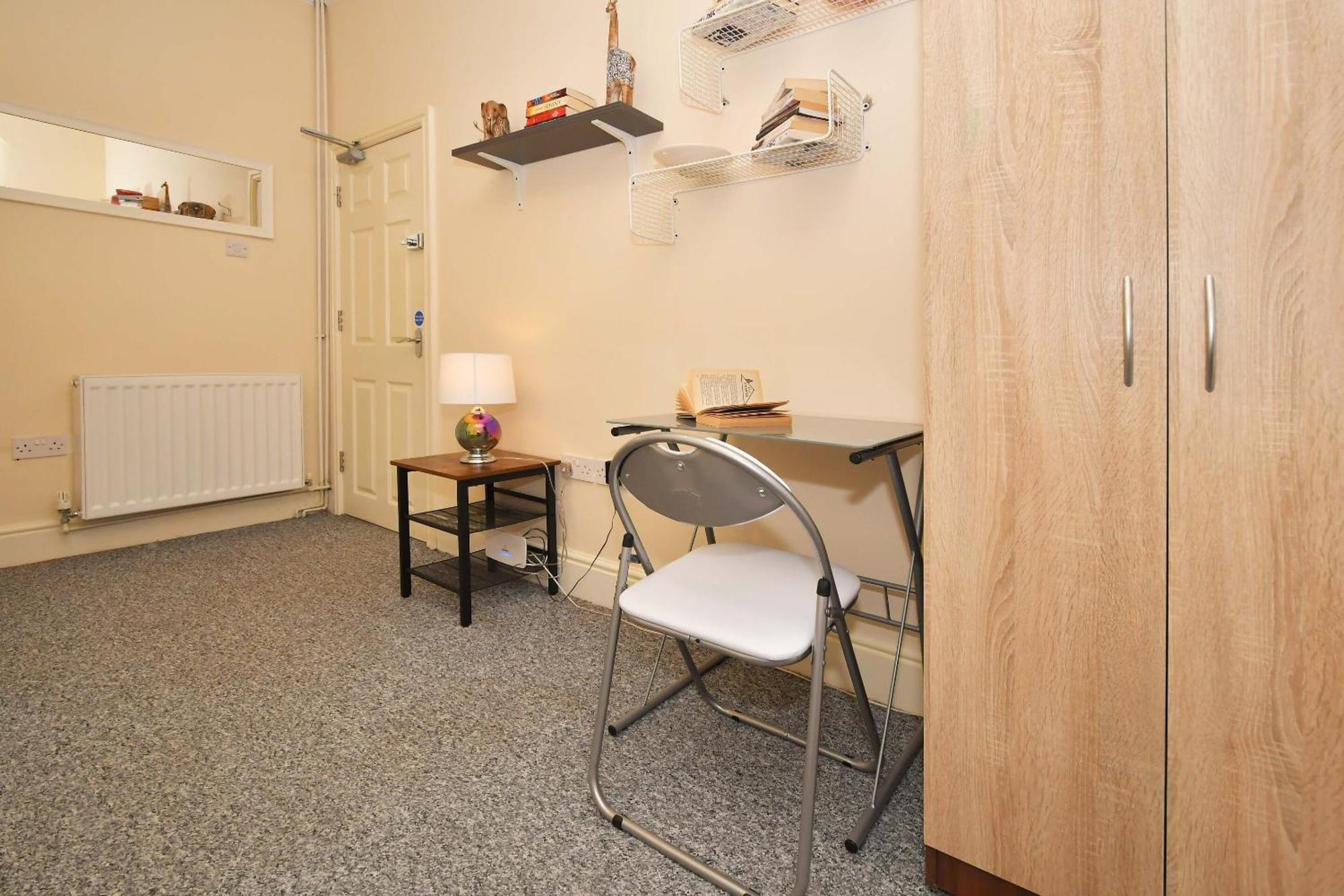 Townhouse @ 178 Ruskin Road Crewe Esterno foto