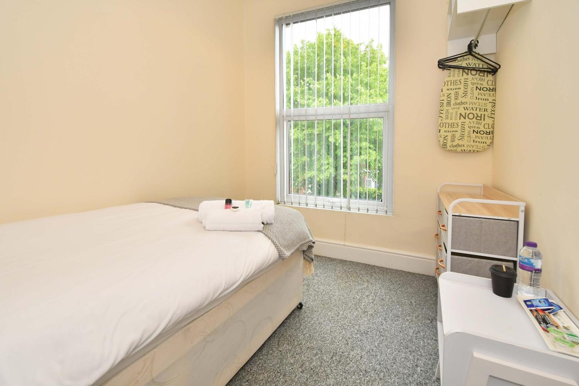 Townhouse @ 178 Ruskin Road Crewe Esterno foto